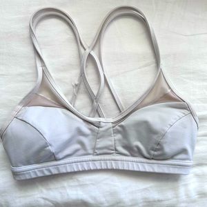 XS - lulu lemon sports bra white